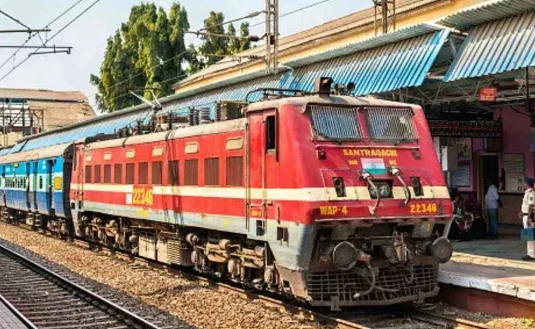 Stones Were Pelted on Mahabodhi Express