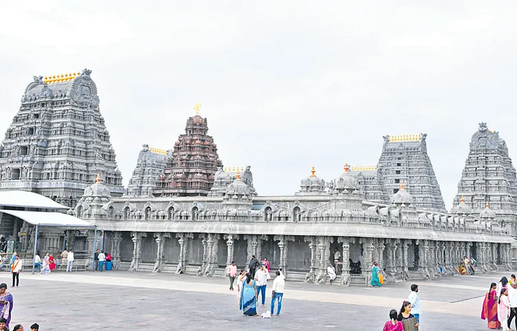 Yadadri Rajagopuram is covered with gold