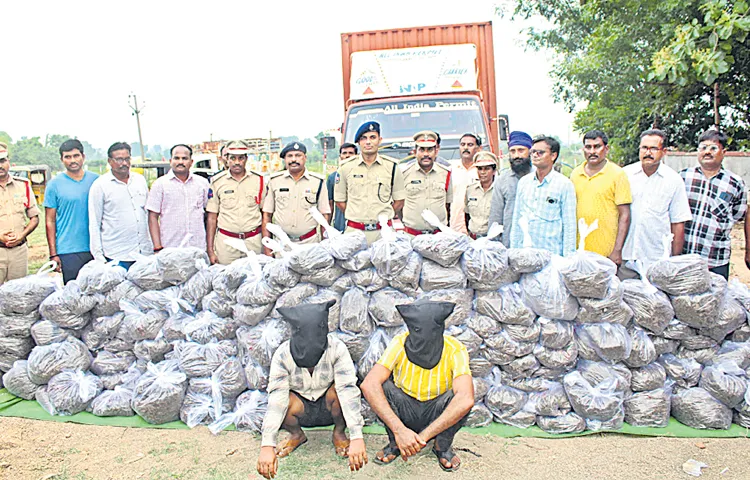 Adilabad district police nabbed an inter state ganjai gang