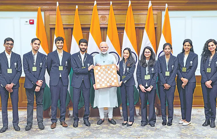 Narendra Modi praised the Indian chess teams7