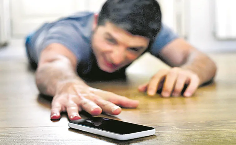 Precautions To Be Taken On Increasing Problems With Excessive Use Of Smartphone