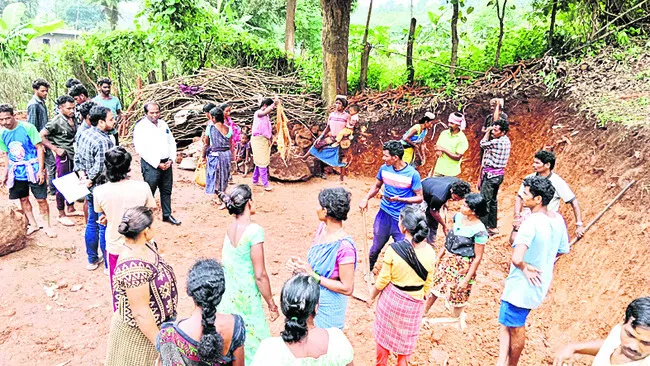 ఆర్‌వోఎఫ్‌ఆర్‌ రైతులకు 150 పనిదినాలు