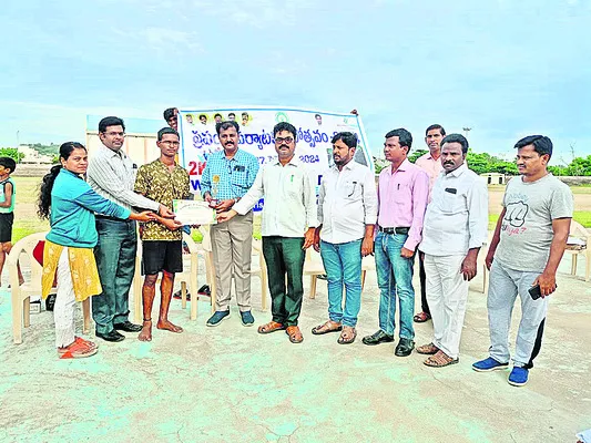 పర్యాటక రంగం కీలకం 