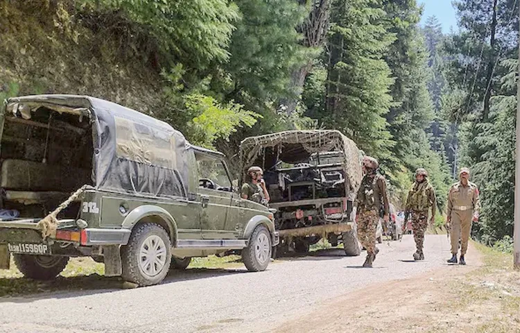 One Policeman Martyred one Injured in Encounter