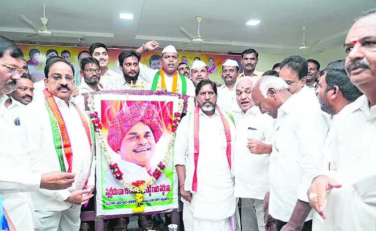 KTR and Harish Rao indulging in meaningless criticism: Mallu Bhatti Vikramarka