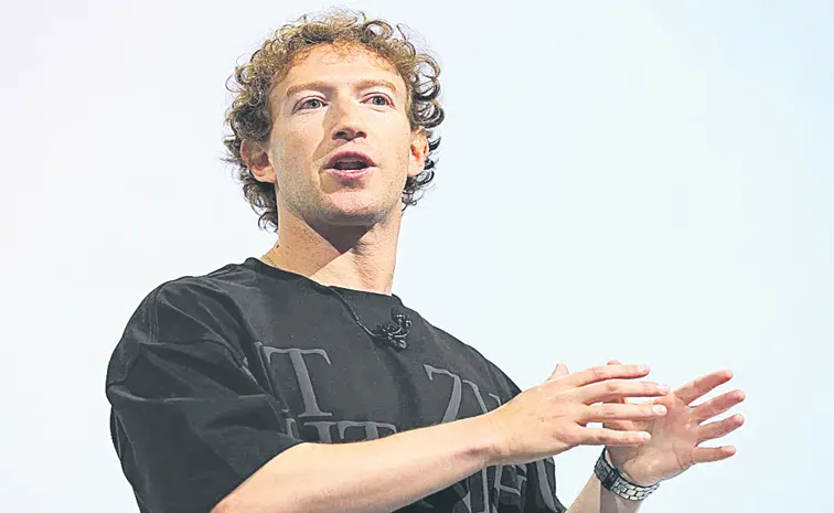 Facebook co-founder Mark Zuckerberg enters the elite 200 billion dollers club