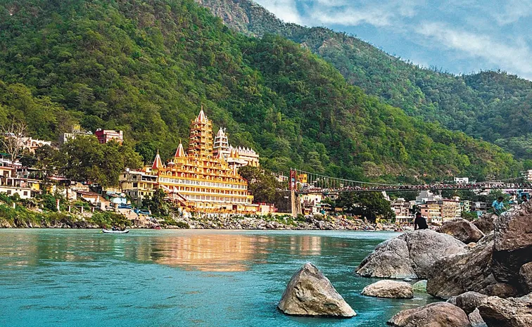 Best Place To visi Rishikesh in Uttarakhand