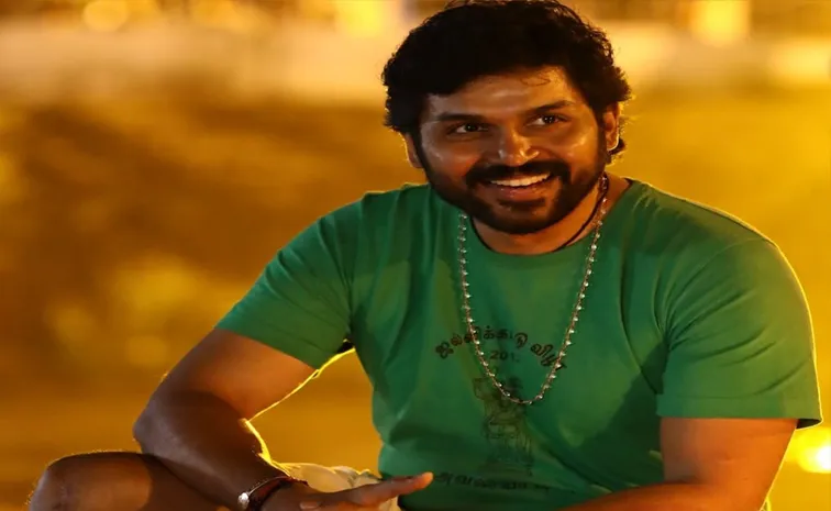 Kollywood Star Hero Karthi Visits Vijayawada Kanaka Durga temple