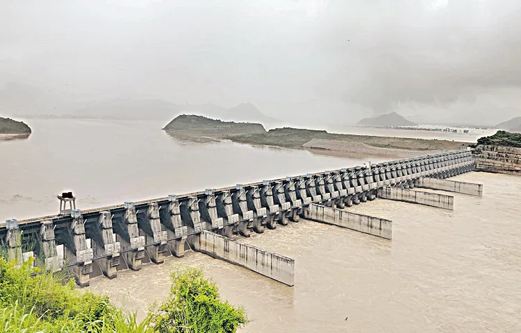 The Godavari flood will continue to rise today