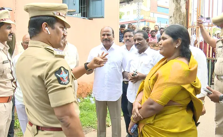 Nandigam Suresh Wife baby lalitha fires on chandrababu