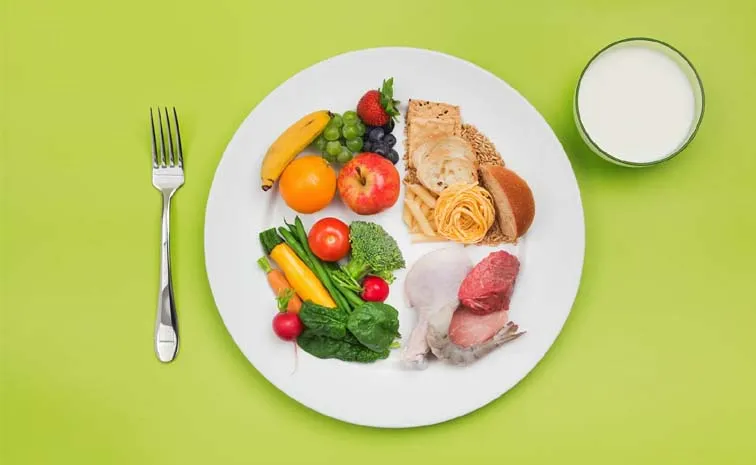 Nutritionist Says How To Plate Your Meal To Lose Weight