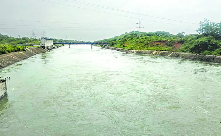 Construction of flood canal with a capacity of 22 thousand cusecs: Telangana