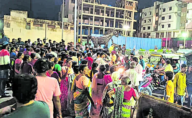 Massive protest by locals at Kummaripalem center in Vijayawada