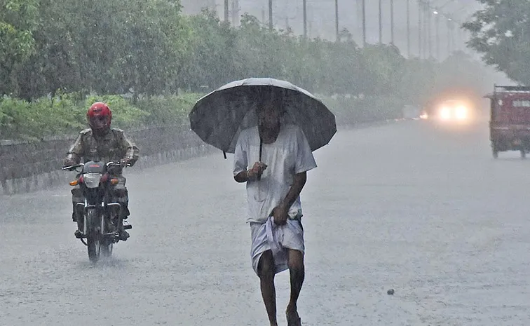 Heavy Rain Falling In Hyderabad