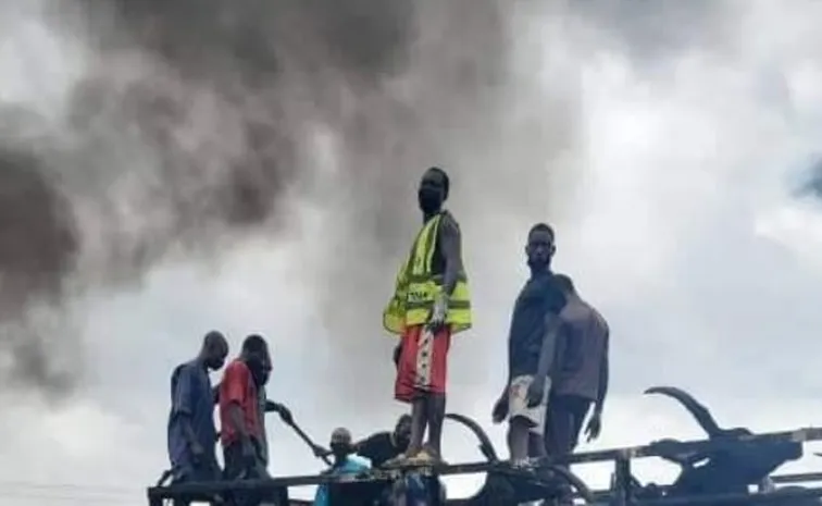 48 killed As Fuel Tanker Hits Truck Causing Explosion In Nigeria