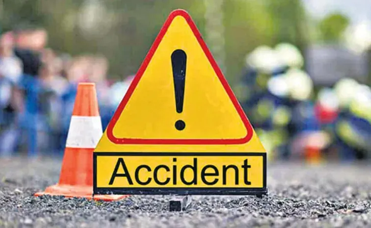 Sangareddy Road Accident 4 Died In A Family