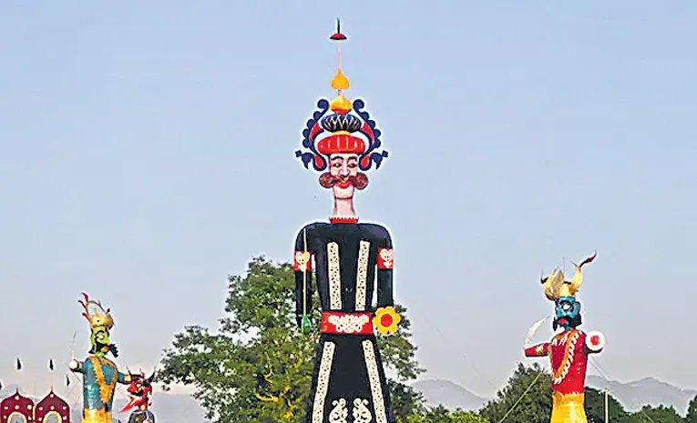 Kashi Muslim artisans keep Dussehra tradition blooming with Ravana effigies