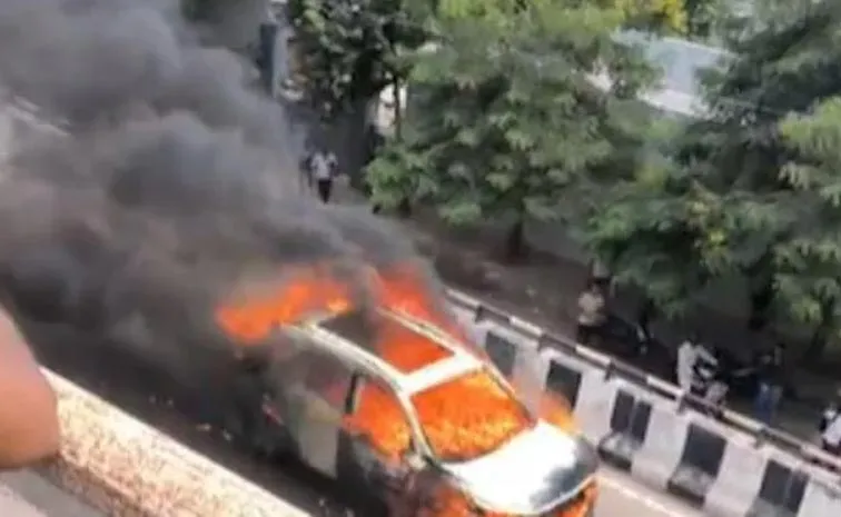 driverless Burning Car On Jaipur Road video viral