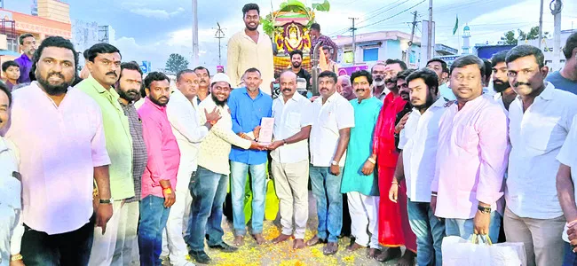 శాంతి, సామరస్యం మధ్య పండుగలు జరగాలి 