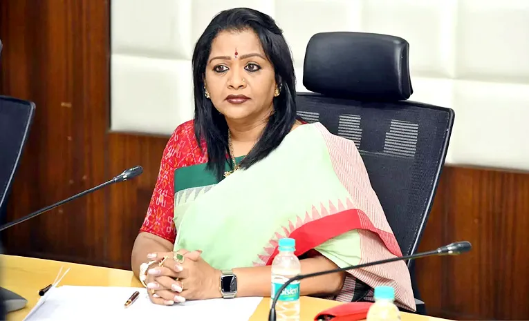 Mayor Gadwal Vijayalakshmi Booked By Hyderabad Police