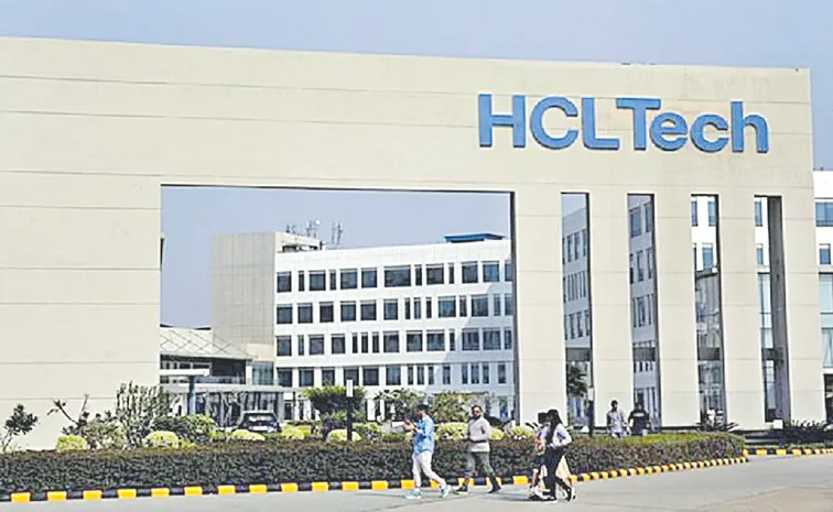 HCL Technologies Q2 net profit rises 11percent to Rs 4235 crore