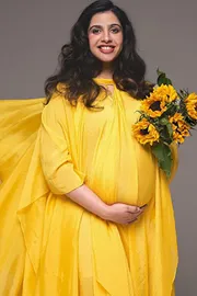 Fashion Stylist prerna Chhabra maternity photoshoot goes viral6