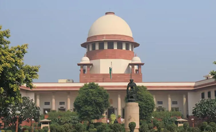 Supreme Court issues notice on freebies from Centre and EC