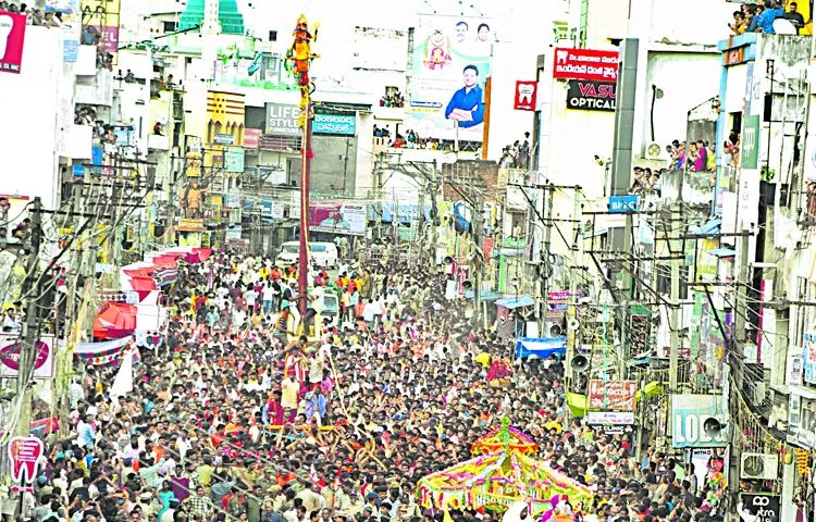 A grand celebration of Sirimanotsavam