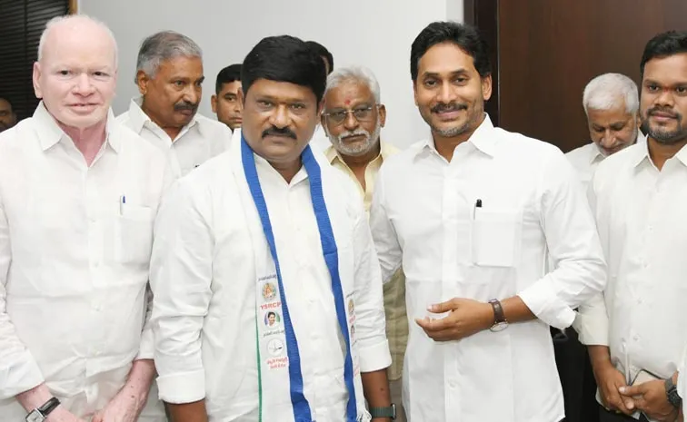 TDP Mudunuri Murali Krishnam Raju Joined In YSRCP