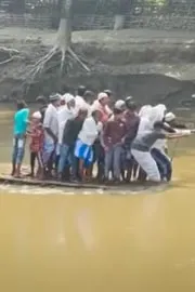 20 Headed For Funeral On Makeshift Raft Fall Into River In Bihar6