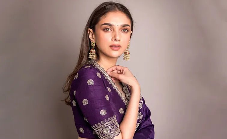 Aditi Rao Hydari Becomes the Face of Hamdard Honey