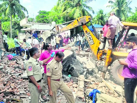 నిర్లక్ష్యంతో ఢాం..ఢాం