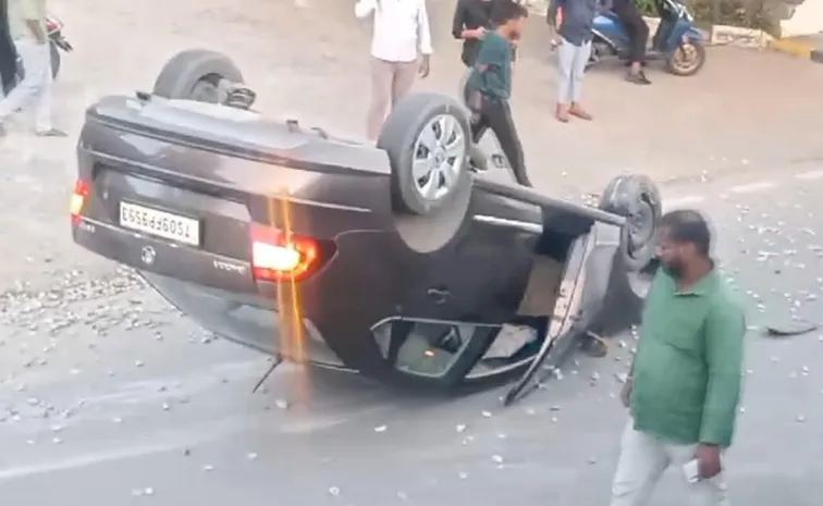 Car Accident At Hyderabad Praja Bhavan