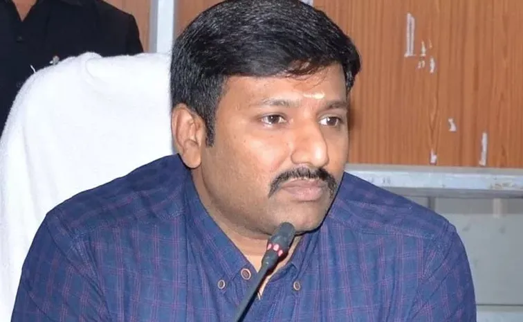 ED Notices To Telangana IAS Officer Amoy Kumar