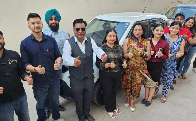 Pharmaceutical Company Gifts 15 Cars to Employees Ahead of Diwali