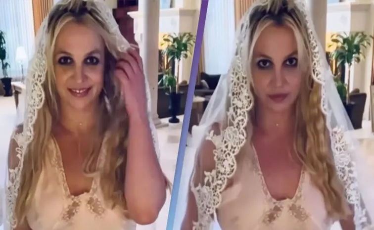 Britney Spears Announcing Self Marriage In Social Media