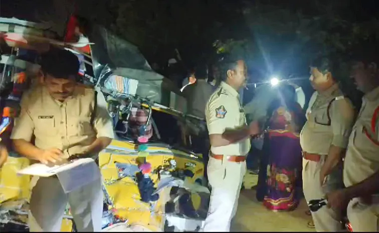 Private Bus Collided With An Auto In Annamayya District