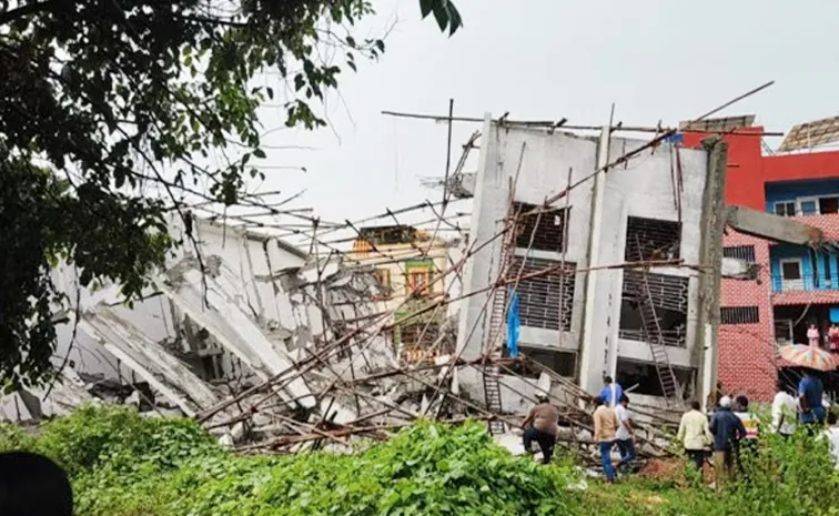 Bengaluru Building Collapse Workers Trapped Updates