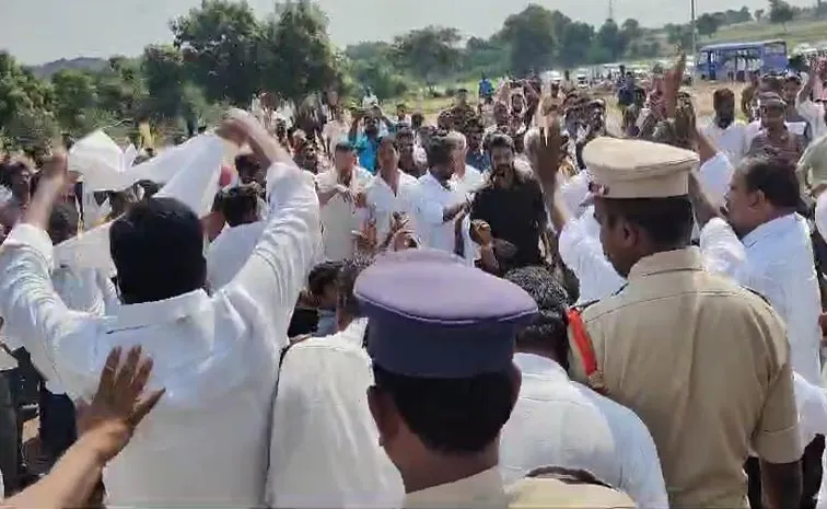 Heavy Police Security At Nalgonda Ramannapeta