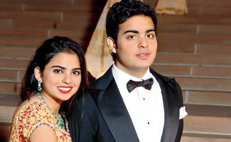 Interesting facts about Isha Ambani and Akash Ambani.