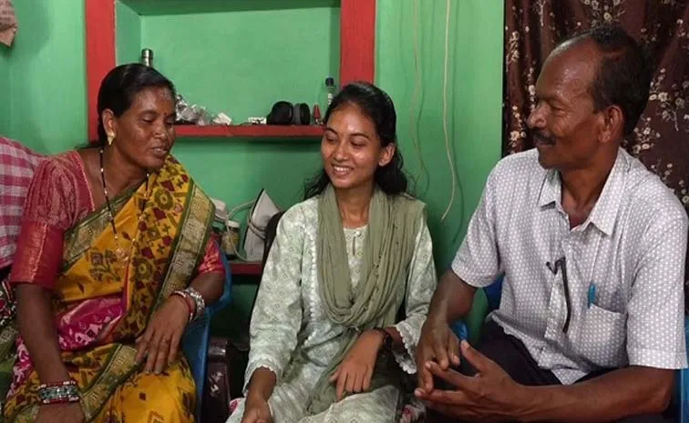 Odisha's Bonda Girl 1st From Community To Clear State Civil Services Exam