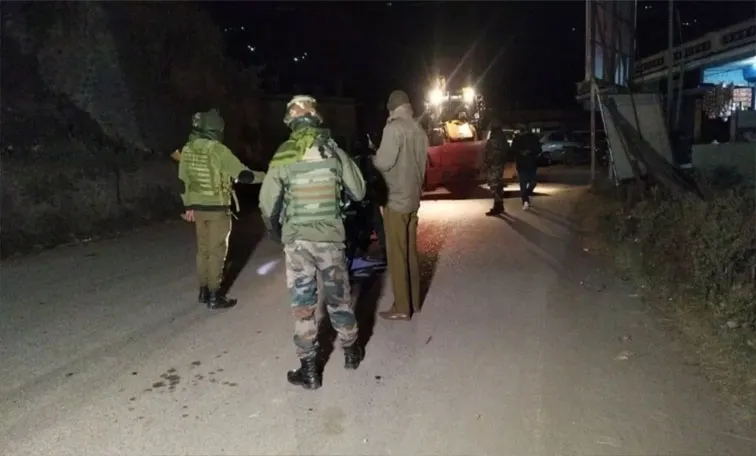 2 Soldiers, 2 Porters Killed In Terror Attack In Js Baramulla