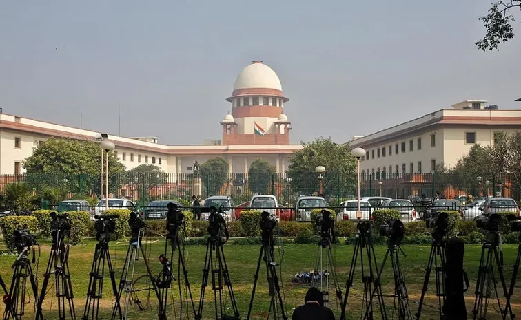 Law degree not needed anymore to become Supreme Court correspondent