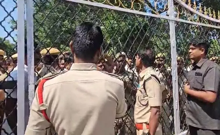 Battalion police Protest AT Nalgonda And Sircilla