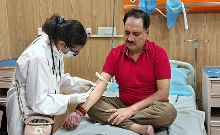 Delhi Bjp Chief Takes Dip In Yamuna