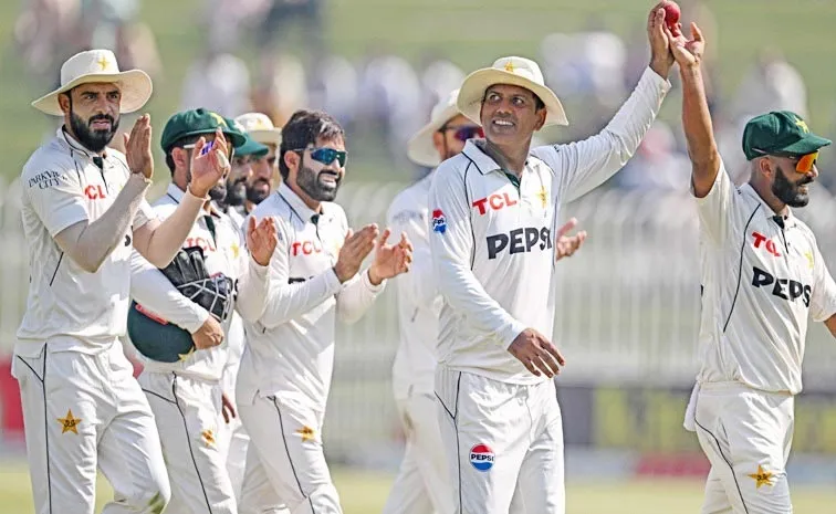 Pakistan Beat England By 9 Wickets In Third Test