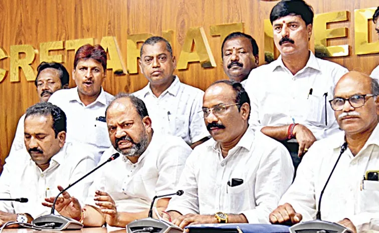 Trade Union Leaders Meeting With CS Shanti Kumari Over GO 317: Telangana