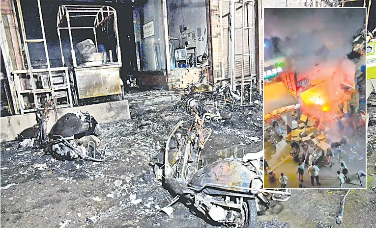 Fire broke out at fireworks shop in Hyd