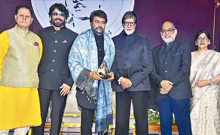 Amitabh Bachchan honours Chiranjeevi with ANR Award