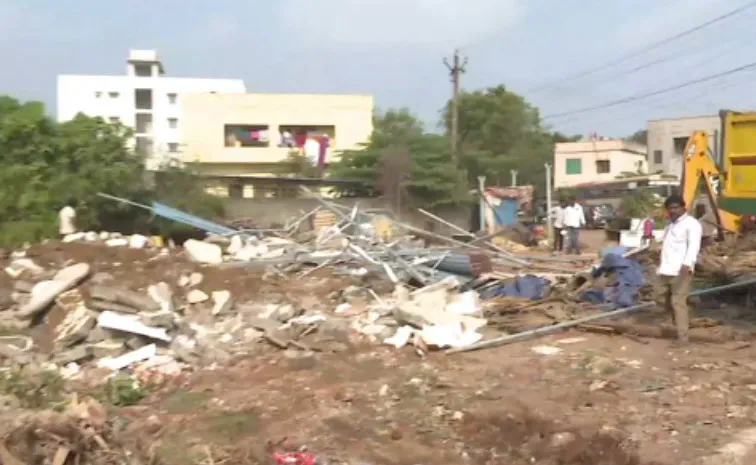 Janasena Worker Demolishes Tea Shop In Kakinada